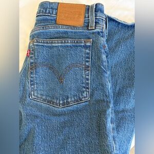 Levi’s Medium Wash Wedgie Straight Jeans 28/26